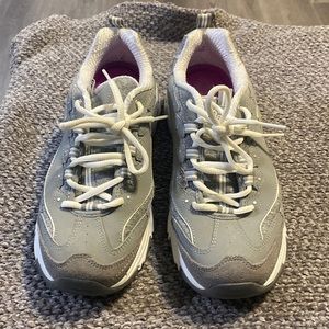 Skechers tennis shoes